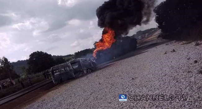 A road accident involving a diesel tanker and an IVECO tanker crashed around Bonu village along Lambata in Gurara local government area of Niger State, claimed the lives two while over 19 sustained various degrees of injury.