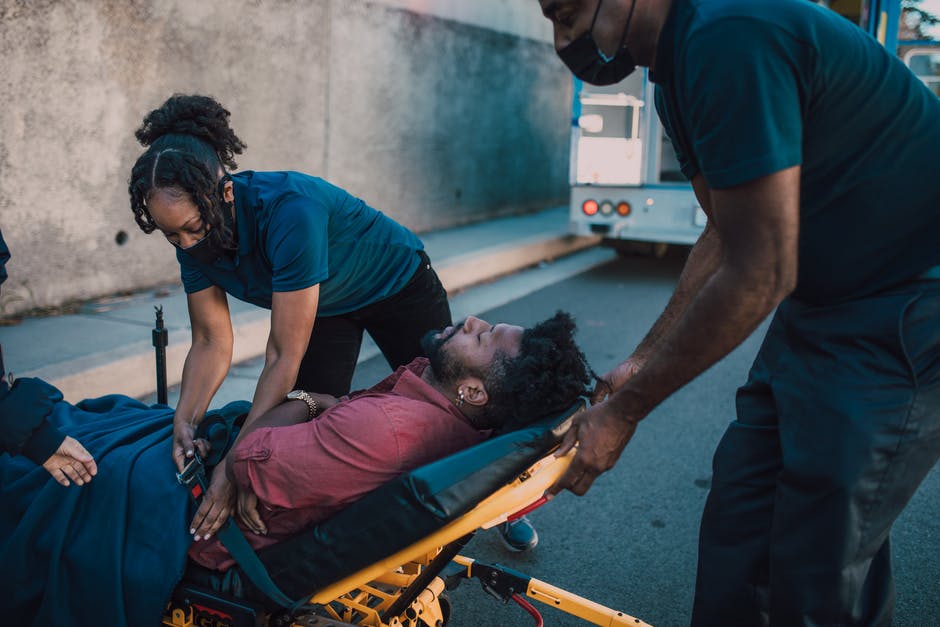 Five important and basic tips of first aid for workplace safety